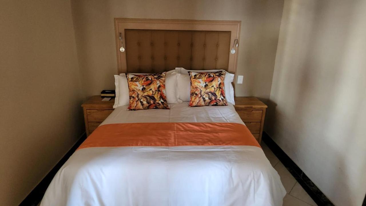 Lilypark Lodge Rustenburg Ngoại thất bức ảnh