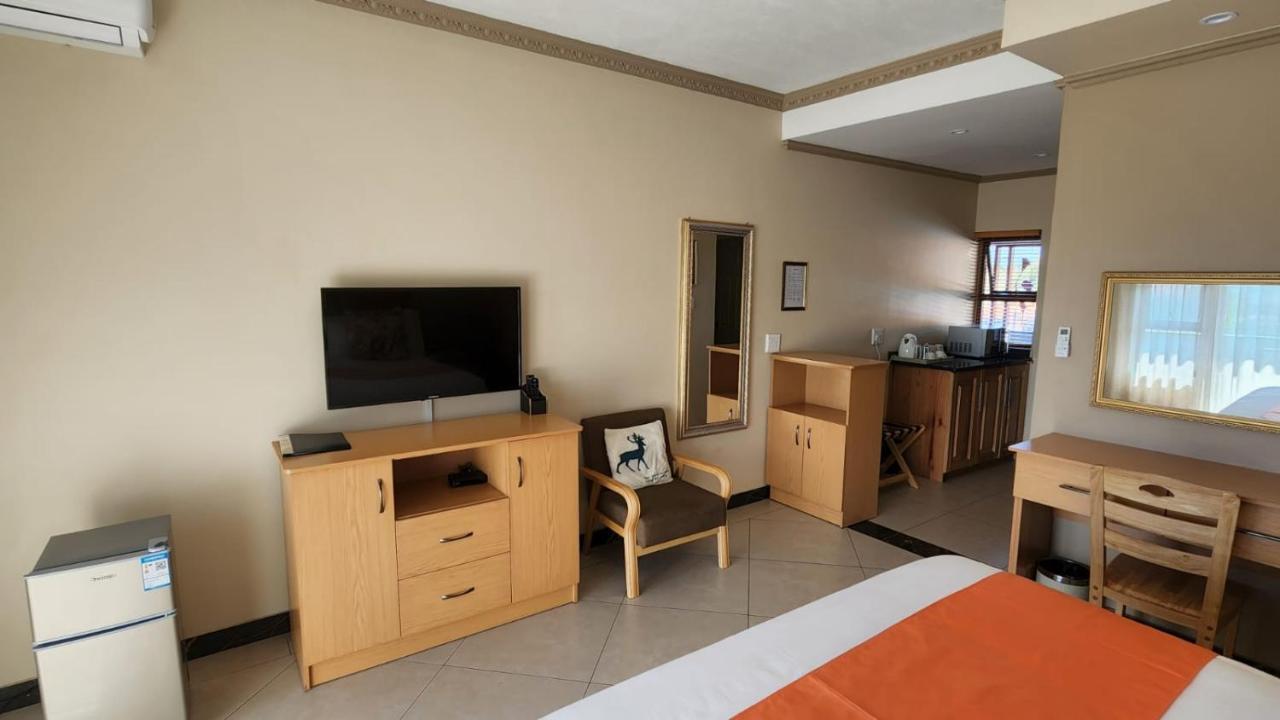 Lilypark Lodge Rustenburg Ngoại thất bức ảnh