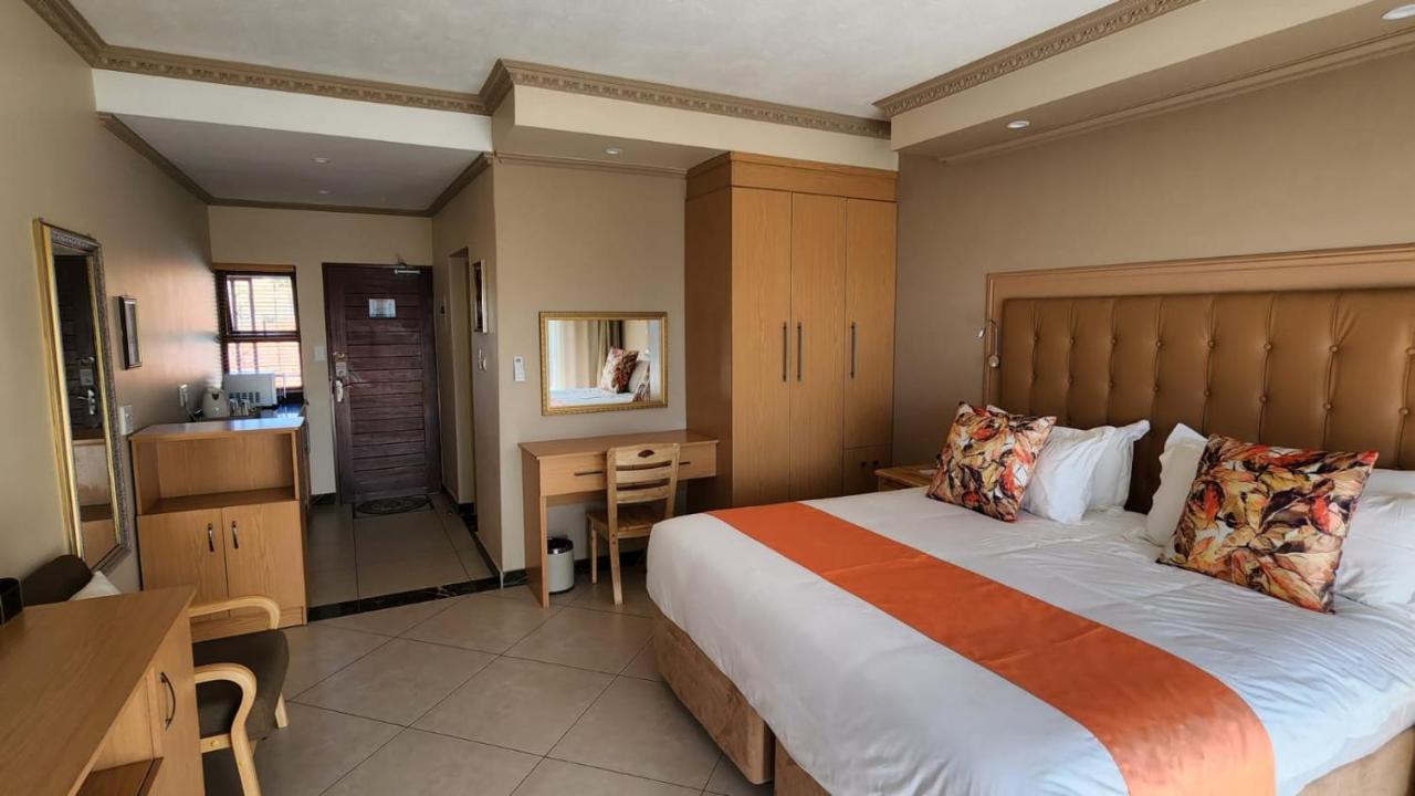 Lilypark Lodge Rustenburg Ngoại thất bức ảnh